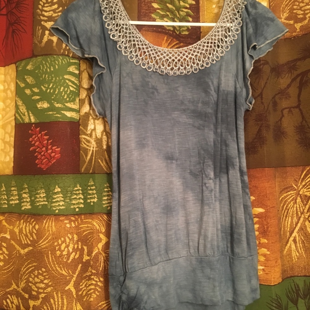 Cute short sleeve blue faded